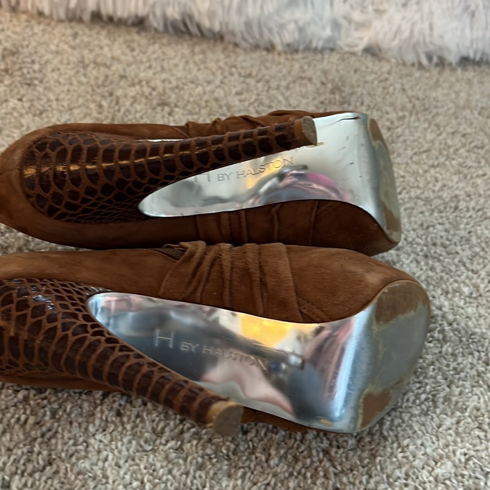 H by Halston Platform Suede booties - Picture 6 of 9